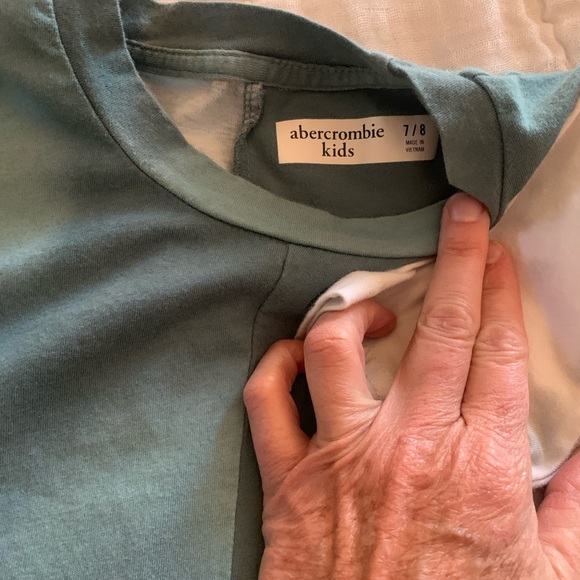 Size 7/8 ambercrombie and fitch kids t-shirts. Minimal wear, super soft. - Picture 2 of 3